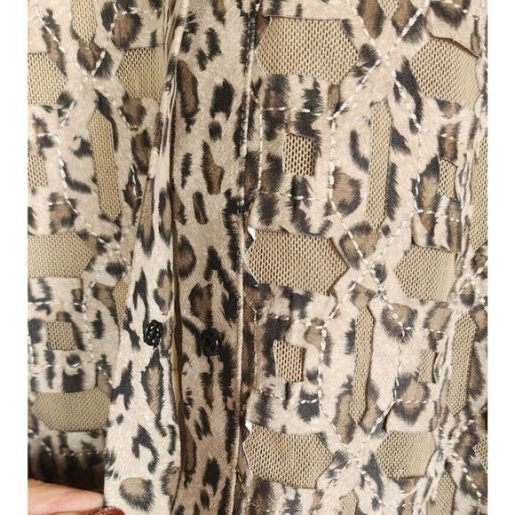 Chicos Duster snap Front Cardigan shacket Beige leopard Animal Print size 1X EUC - Picture 4 of 8